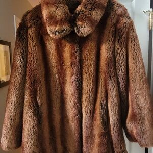 Luxurious Vintage Brown Faux Fur Coat - Size XL